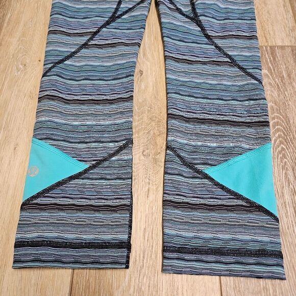 Lululemon Pace Rival Crop Space Dye Twist Naval Blue Peacock Womens 4 Athliesure - Picture 9 of 14